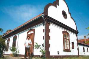 6238 Imrehegy, Szarkás 56. Tel./Fax: 003678423810 belaboraszat@emitelnet.hu www.belaboraszat.hu GPS koordináták: 46°29'6.98