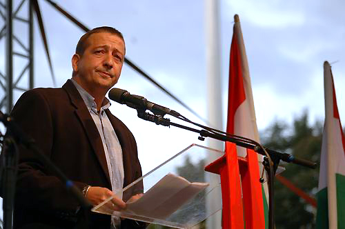 Bayer Zsolt lesz Bányai Gábor vendége Kunbaján