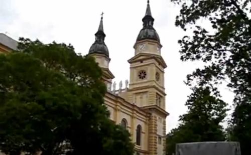 Éjszaka is megnyíltak a templomkapuk Kiskunfélegyházán 