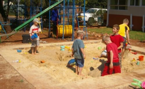 Játszótereket ellenőrzött a fogyasztóvédelem Kalocsán