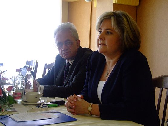 Prof. dr. Keltai Mátyás kardiológus, a Gottsegen György Országos Kardiológiai Intézet munkatársa, és a GARFIELD regiszter magyarországi koordinátora és Dr. Sass Katalin neurológus, a Szegedi Neurológiai Klinika adjunktusa. Prof. dr. Keltai Mátyás kardiológus, a Gottsegen György Országos Kardiológiai Intézet munkatársa, és a GARFIELD regiszter magyarországi koordinátora és Dr. Sass Katalin neurológus, a Szegedi Neurológiai Klinika adjunktusa.