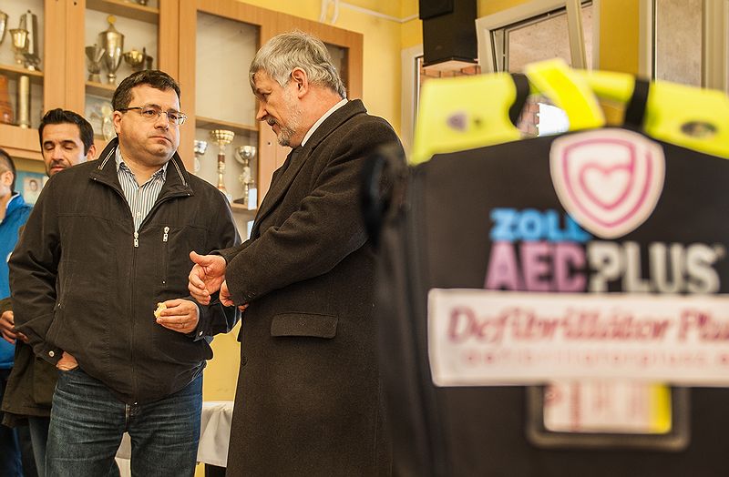 Defibrillátor a Szilády RFC-nek