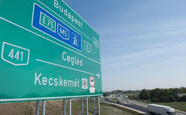Letették az elkerülő út befejező szakaszának alapkövét