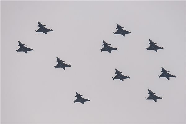 Grippen-ünnepség a kecskeméti repülőbázison