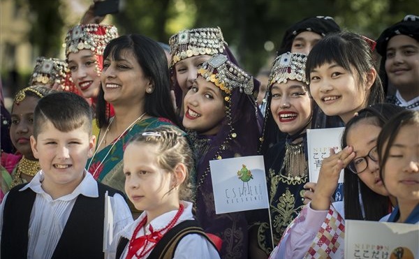 Ismét gyermekek százai lepték el Kecskeméten
