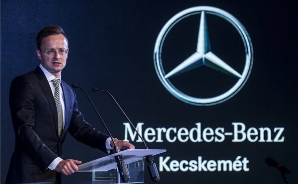 Megkezdődött az új Mercedes gyár építése